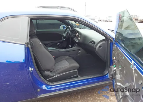 2022 Dodge Challenger Sxt z USA, uszkodzony, nr VIN 2C3CDZAG7NH151636